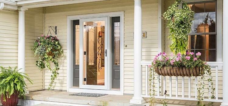 screen door installation in Innisfil